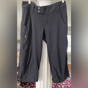 Columbia Sport wear women’s Omni - Shade crop knee black pants. Waist 29